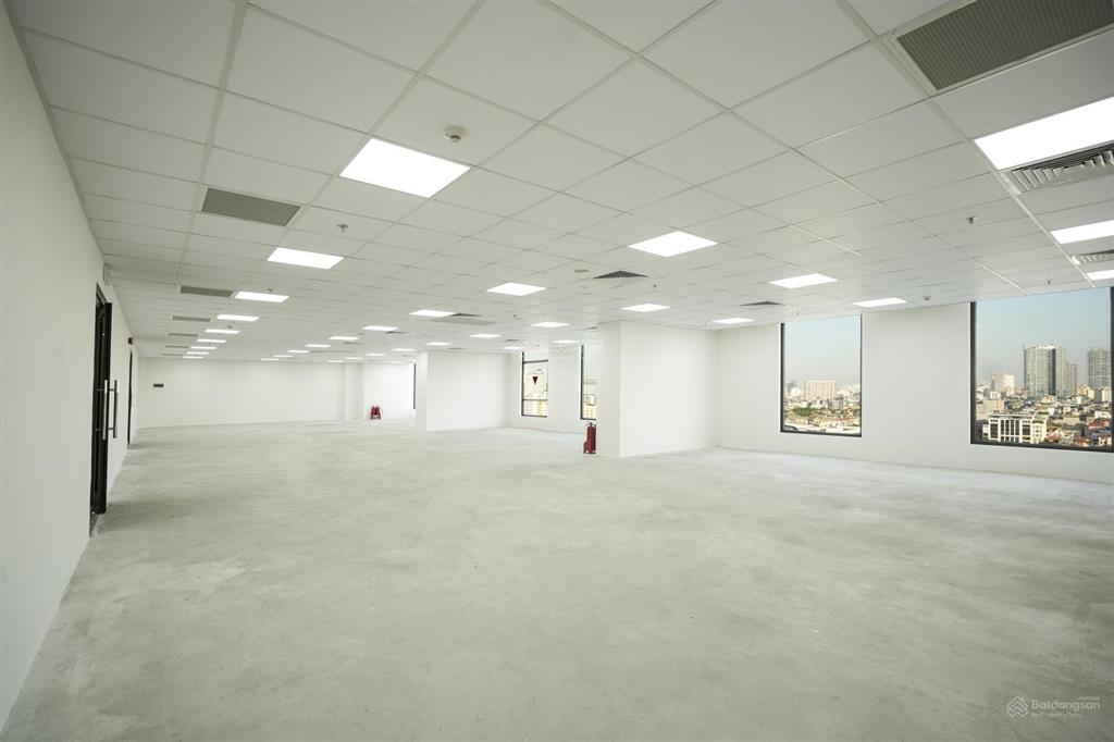 Bán sàn thương mại view đẹp tại 136 hồ tùng mậu, giá thỏa thuận, 74m2