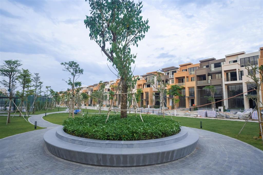 Biệt thự view hồ 2 mặt tiền vị trí hiếm alta villa  ở sang kinh doanh thuận giữ giá trị lâu dài