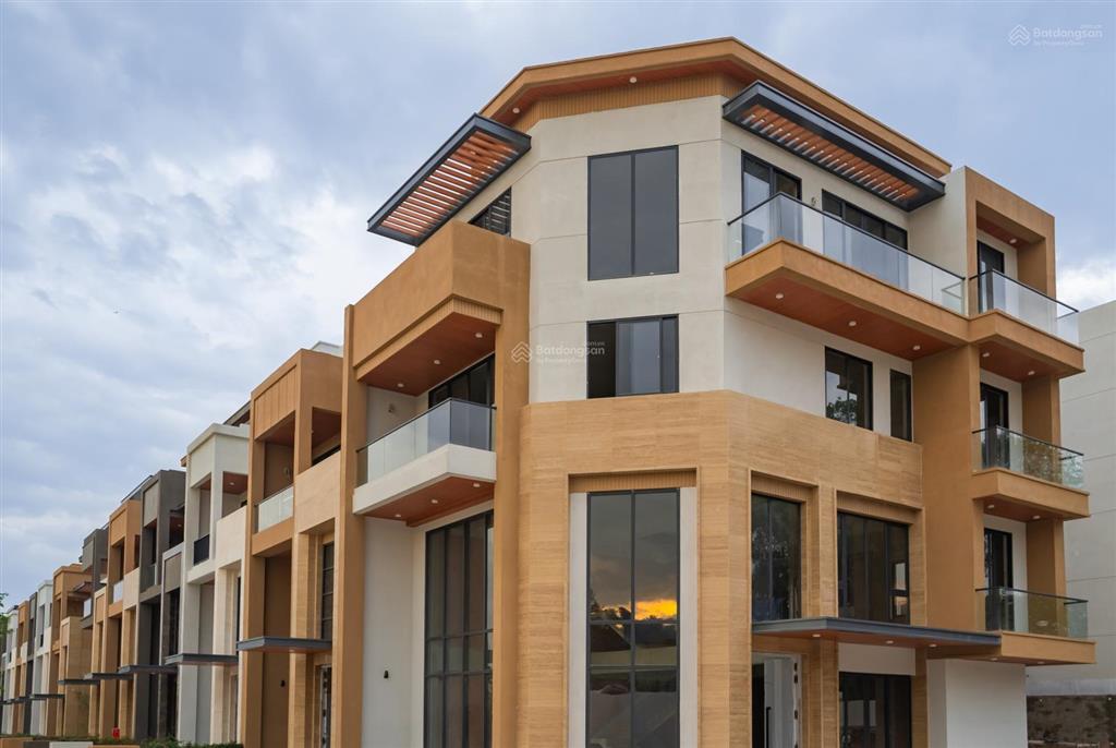 Biệt thự view hồ 2 mặt tiền vị trí hiếm alta villa  ở sang kinh doanh thuận giữ giá trị lâu dài