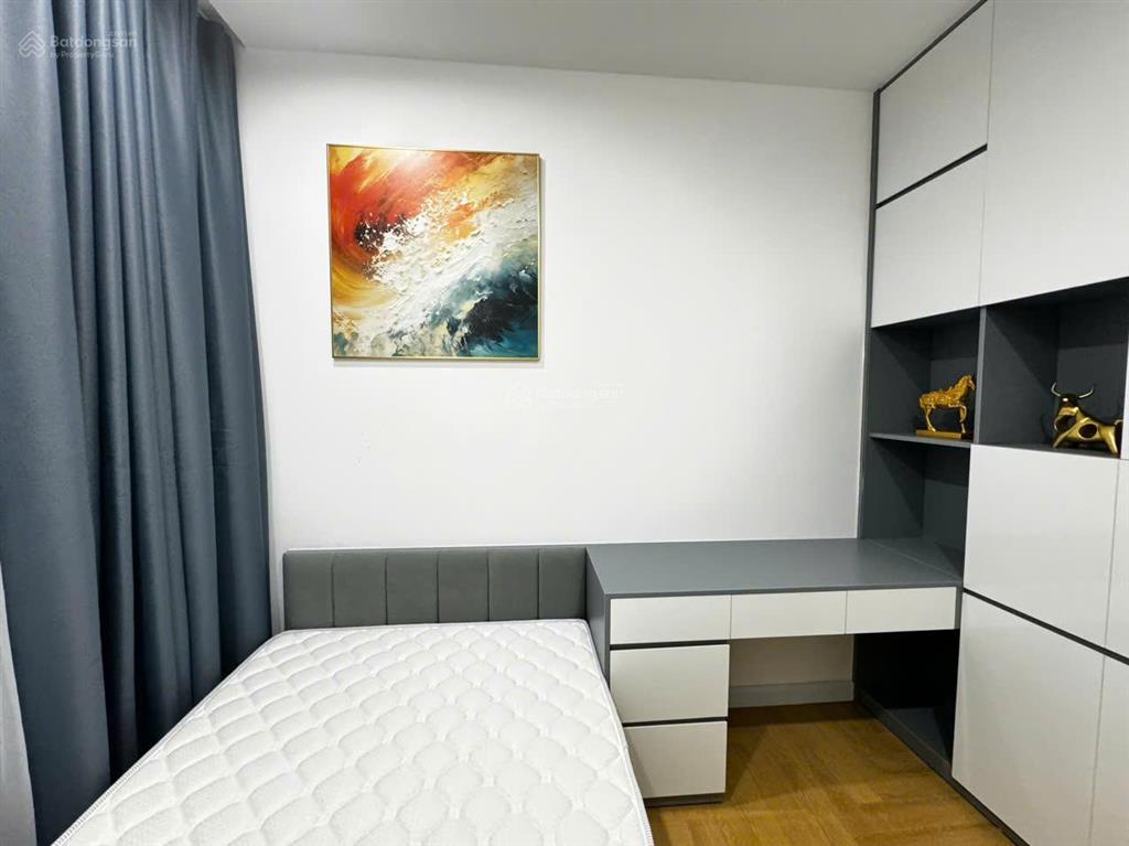 Căn hộ 4 ngủ view hồ tsq làng việt kiều châu âu, mỗ lao. giá 11 tỷ dt 190m và 3vs.  0978,965831