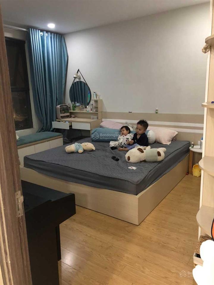 Cần tiền bán gấp căn 3 ngủ housinco phùng khoang. giá 6,8 tỷ dt 98m2 và 2vs 0978 965 ***