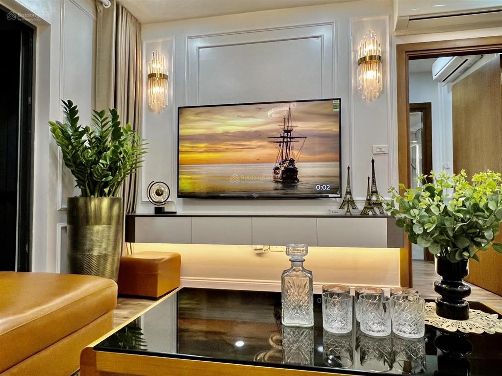 Chính chủ bán căn 2 ngủ park home, thành thái. giá 8,5 tỷ dt 80m2 và 2 vs.  0978 965 ***
