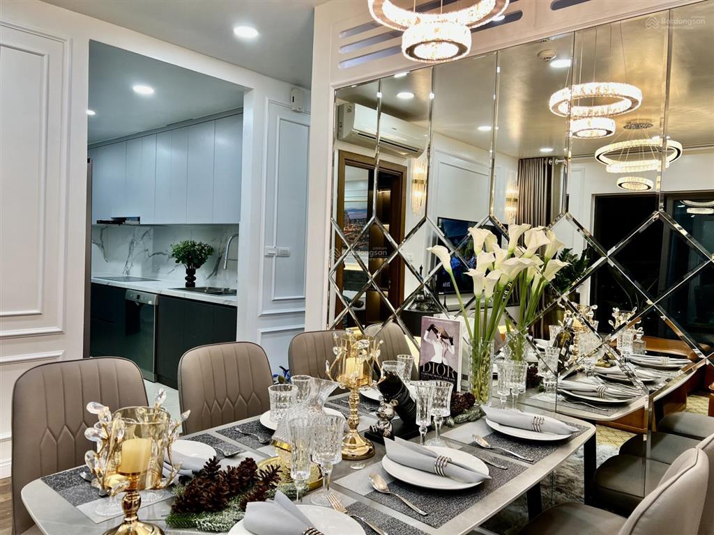 Chính chủ bán căn 2 ngủ park home, thành thái. giá 8,5 tỷ dt 80m2 và 2 vs.  0978 965 ***