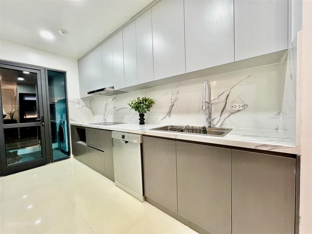 Chính chủ bán căn 2 ngủ park home, thành thái. giá 8,5 tỷ dt 80m2 và 2 vs.  0978 965 ***