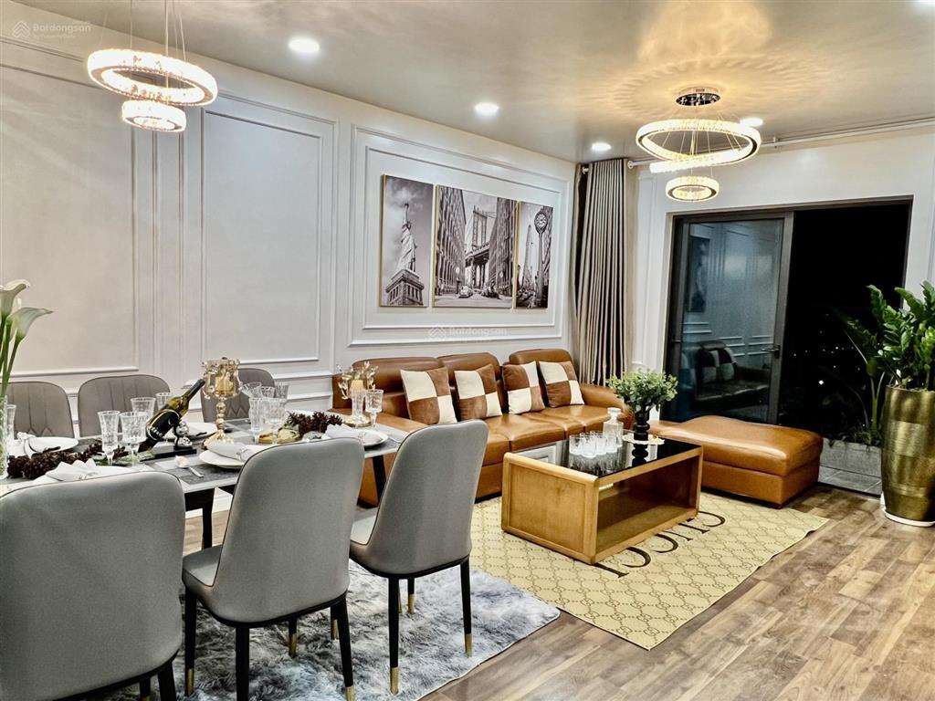 Chính chủ bán căn 2 ngủ park home, thành thái. giá 8,5 tỷ dt 80m2 và 2 vs.  0978 965 ***