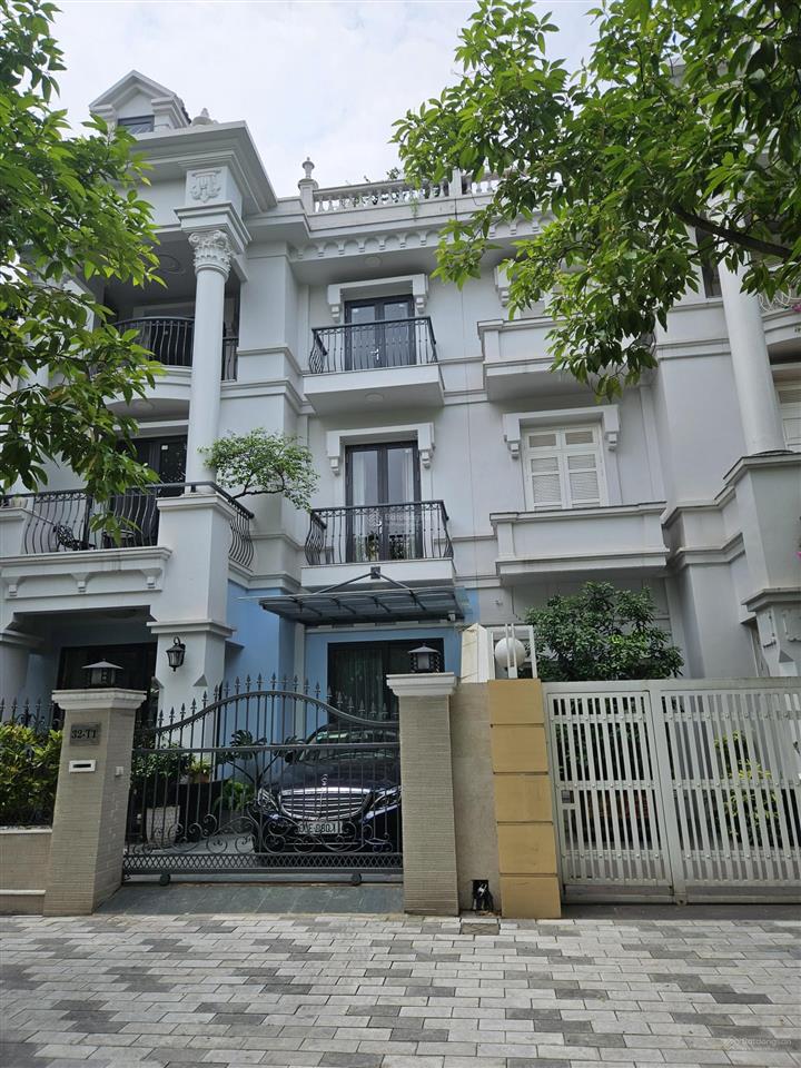 Bán biệt thự ciputra khu biệt lập 207m 4,5 tầng, mặt tiền gần 10m bán 93 tỷ. khu vip hiếm nhà bán