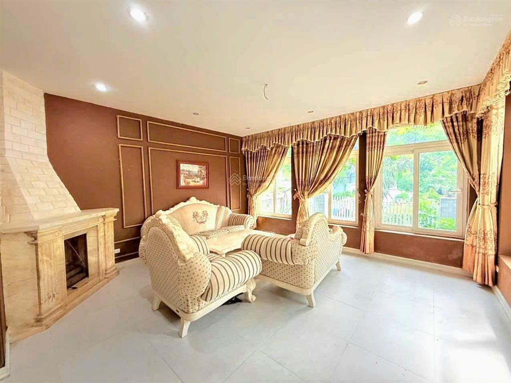 Bán biệt thự vườn đào lạc long quân khu cực vip 290m² mặt tiền 16m có hầm bán, giá 170 tỷ (ctl)