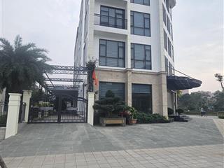 Bán tòa văn phòng cầu giấy 200m2 lô góc 8 tầng có hầm bán hơn 100 tỷ, vỉa hè 2 mặt to rộng mặt phố