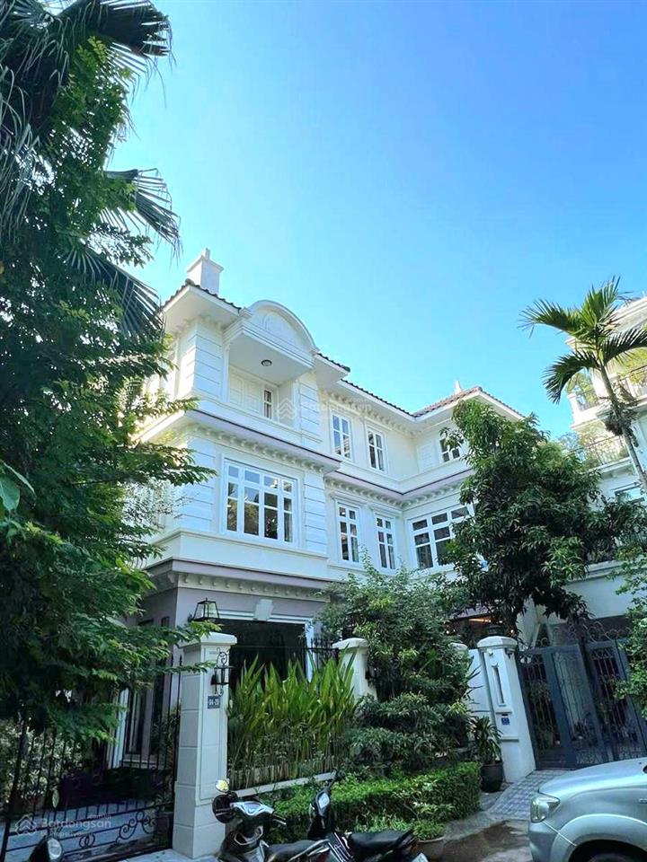 Bán biệt thự ciputra khu d cực đẹp 296m full nội thất cao cấp. giá 15x tỷ khu vip bảo vệ 24/24