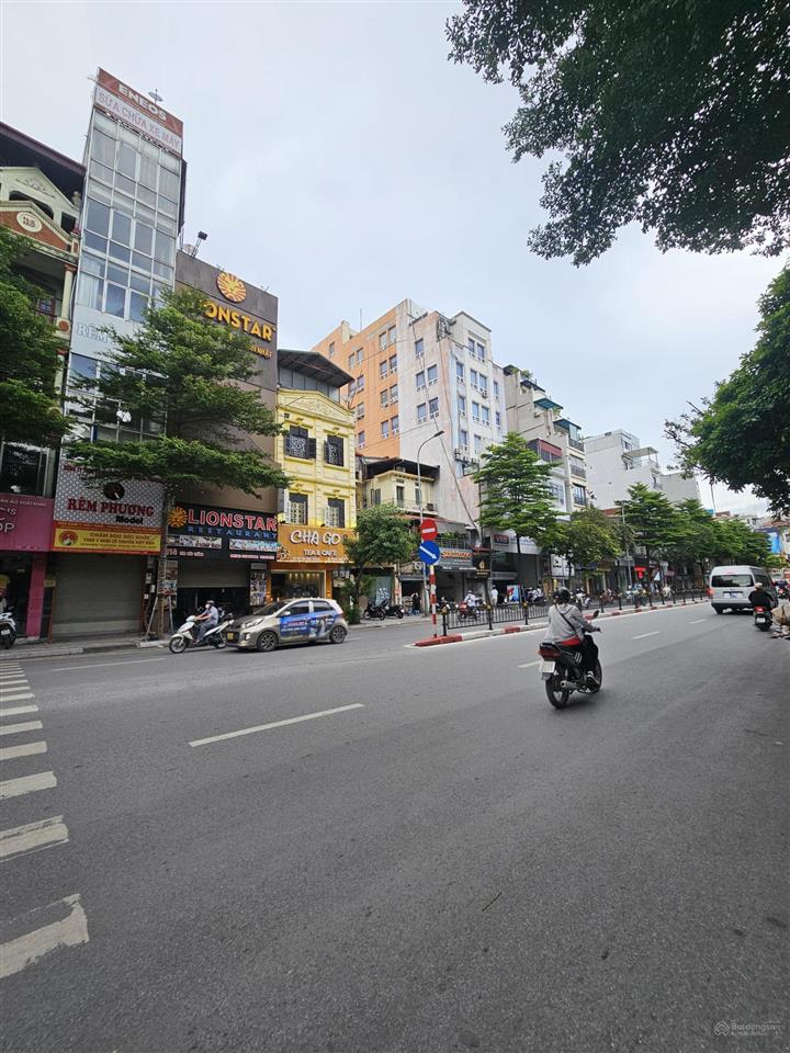 Bán nhà mặt phố tôn đức thắng tòa vp 9 tầng vip 177m vị trí vàng, doanh thu 3.5tỷ/năm. hơn 100 tỷ