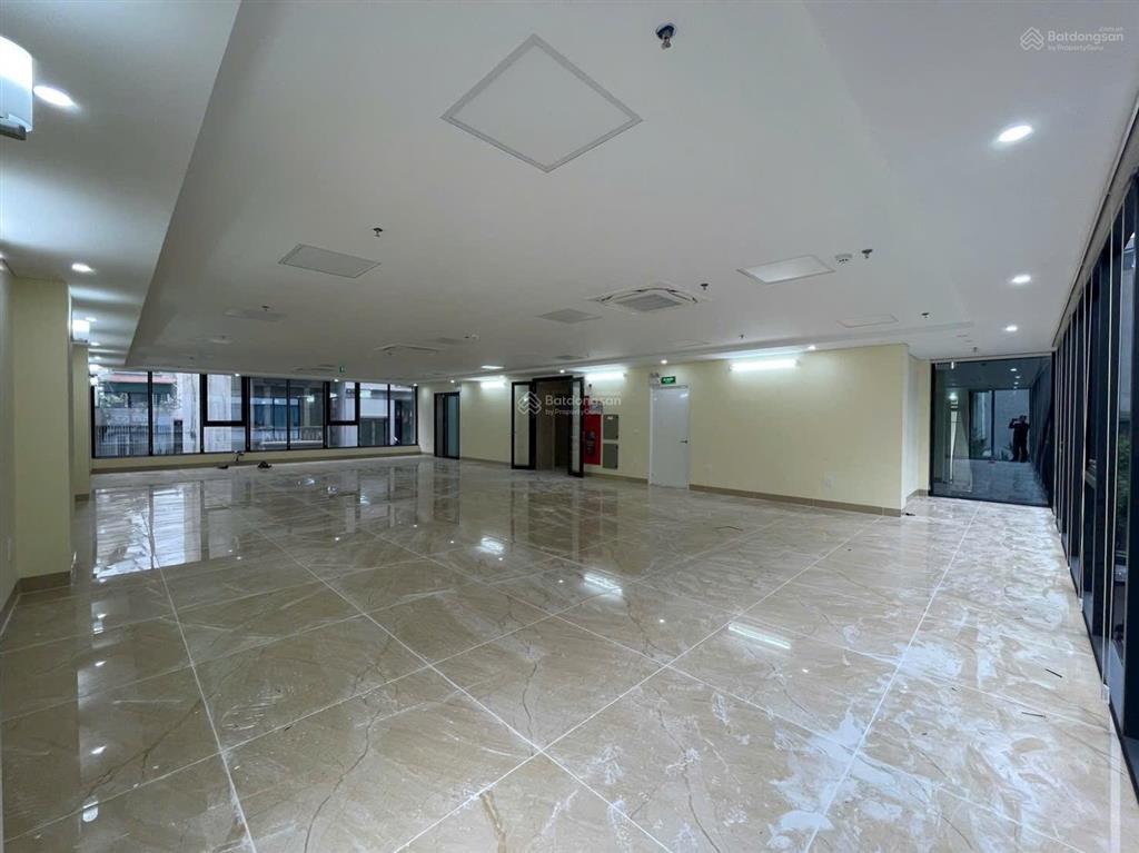 Bán tòa văn phòng 153m2 phố thụy khuê thông sàn 8 tầng, mt 6m. hơn 90 tỷ vị trí vip vỉa hè rộng
