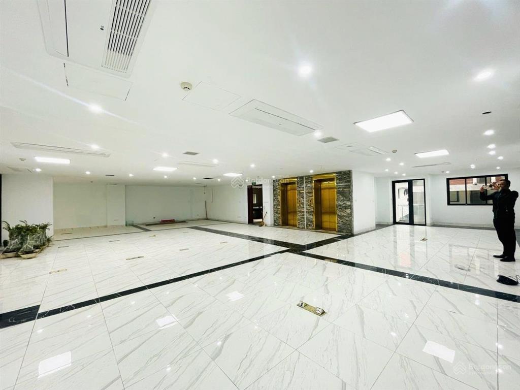 Mặt phố lạc long quân tòa 8 tầng 288m² mặt tiền rộng 16m. vị trí vàng 168tỷ (ctl) dòng tiền 3 tỷ/n