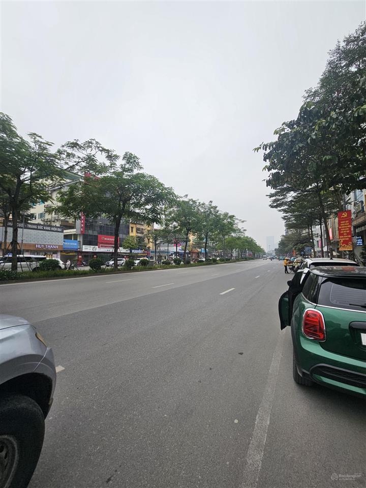 Tòa văn phòng mặt phố xã đàn 200m2 nhà 2 mặt tiền xây 10 tầng đẹp. bán 165 tỷ vỉa hè rộng phố vip