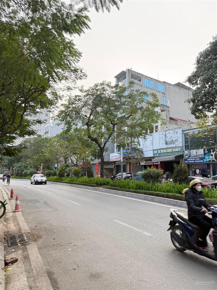 Mặt phố lạc long quân 166m bán đất hơn 80 tỷ. vị trí cực đẹp view hồ tây, xây tòa khách sạn vp đẹp