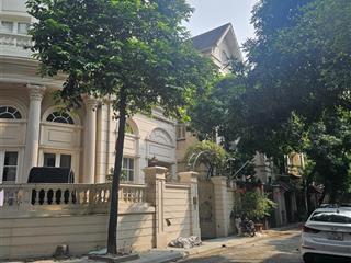 Bán biệt thự khu yên hòa 270m lô góc 2 mặt tiền hơn 100tỷ. khu vip nhiều cán bộ và công viên