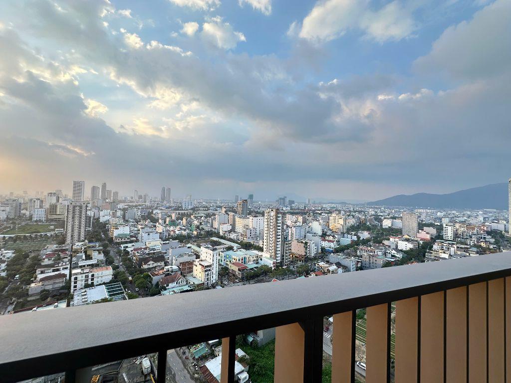 Độc quyền căn hộ The Soleil biển Mỹ Khê, giá chỉ 2,7x tỉ, tầng cao, view biển, vận hành 30 tr/tháng