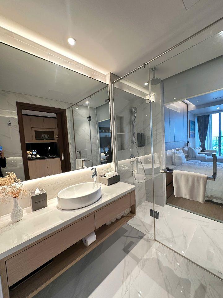 Độc quyền căn hộ The Soleil biển Mỹ Khê, giá chỉ 2,7x tỉ, tầng cao, view biển, vận hành 30 tr/tháng