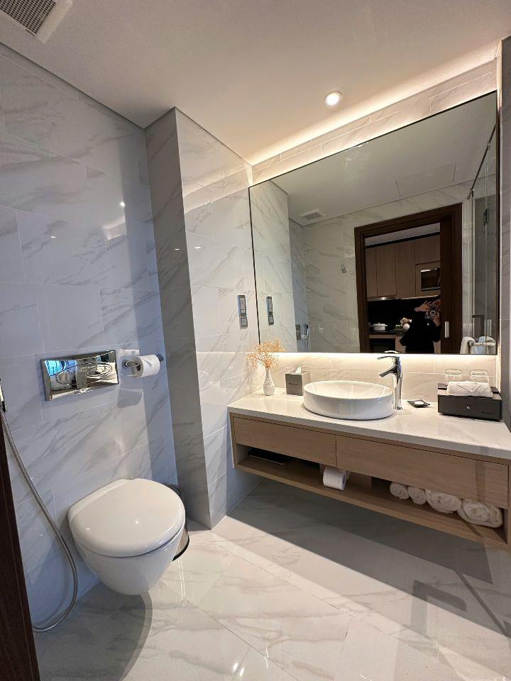 Độc quyền căn hộ The Soleil biển Mỹ Khê, giá chỉ 2,7x tỉ, tầng cao, view biển, vận hành 30 tr/tháng
