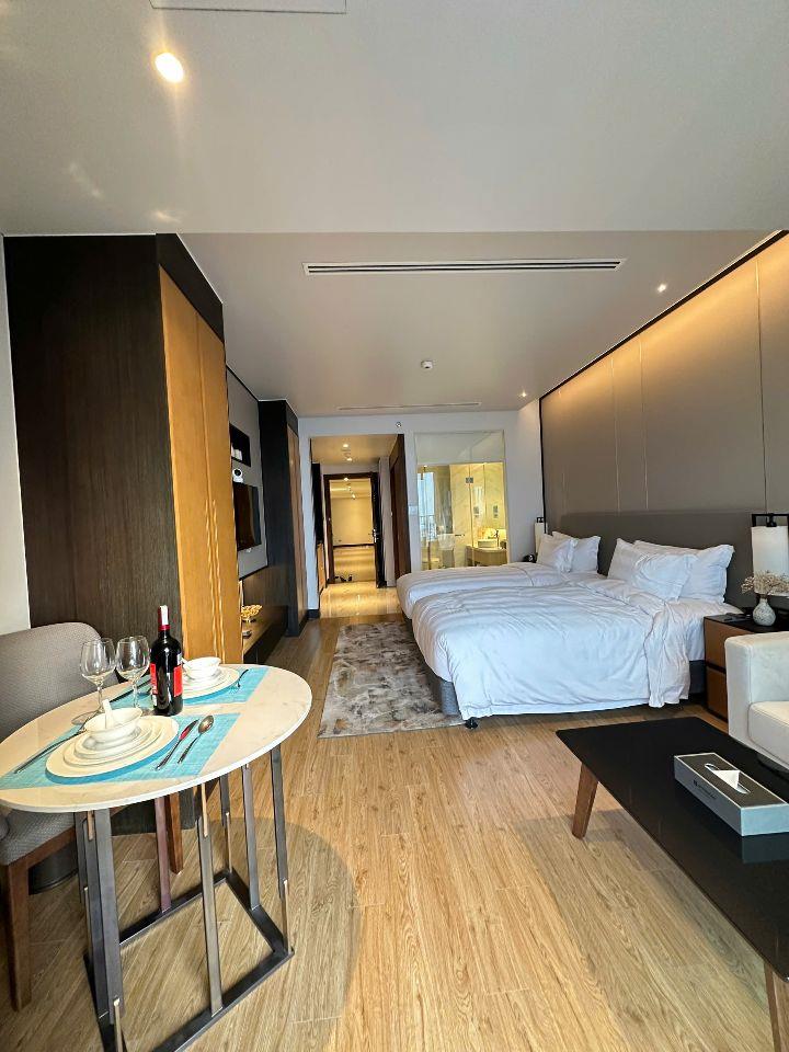 Độc quyền căn hộ The Soleil biển Mỹ Khê, giá chỉ 2,7x tỉ, tầng cao, view biển, vận hành 30 tr/tháng
