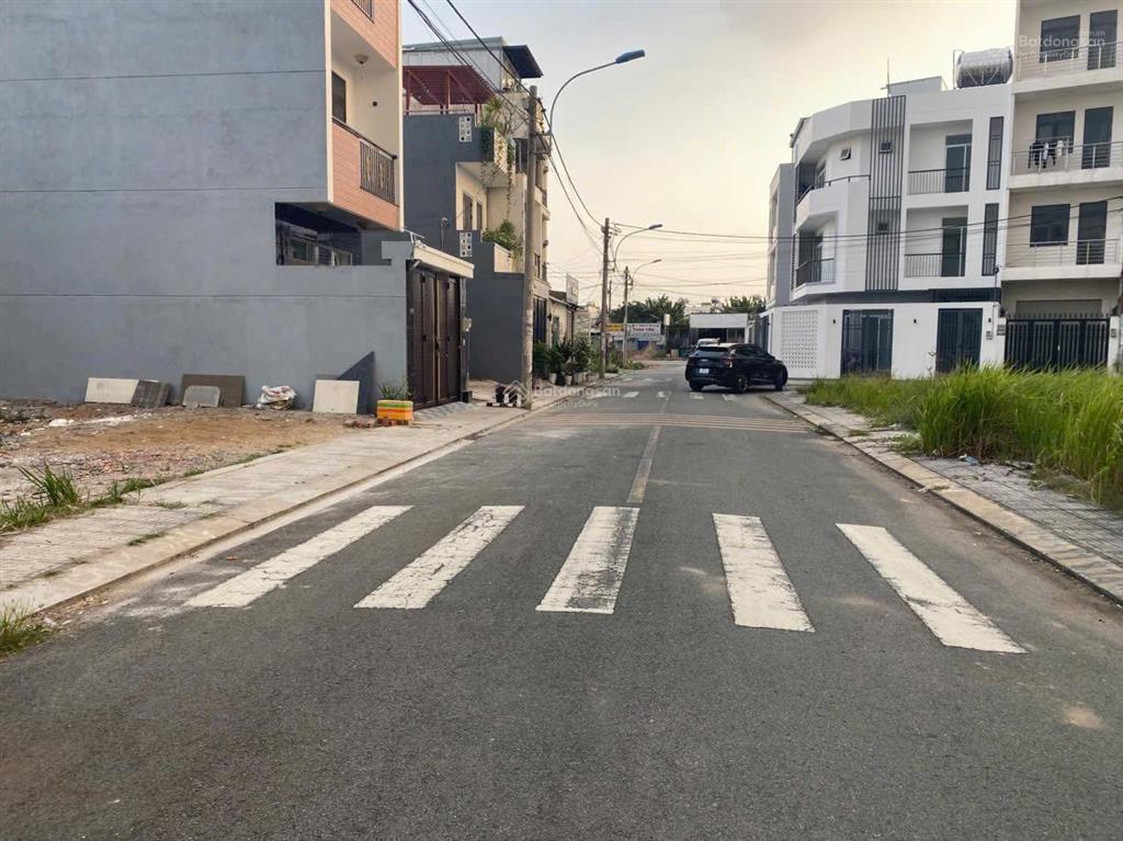 Giá hời 1/liên phường. chính chủ gửi bán lô đất 1/ liên phường hạ tầng đẹp