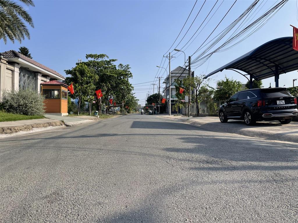 Bán nhà đường 785 kdc bách khoa, giáp quận 2. 72m2 đất ngang 5,5m. giá tốt