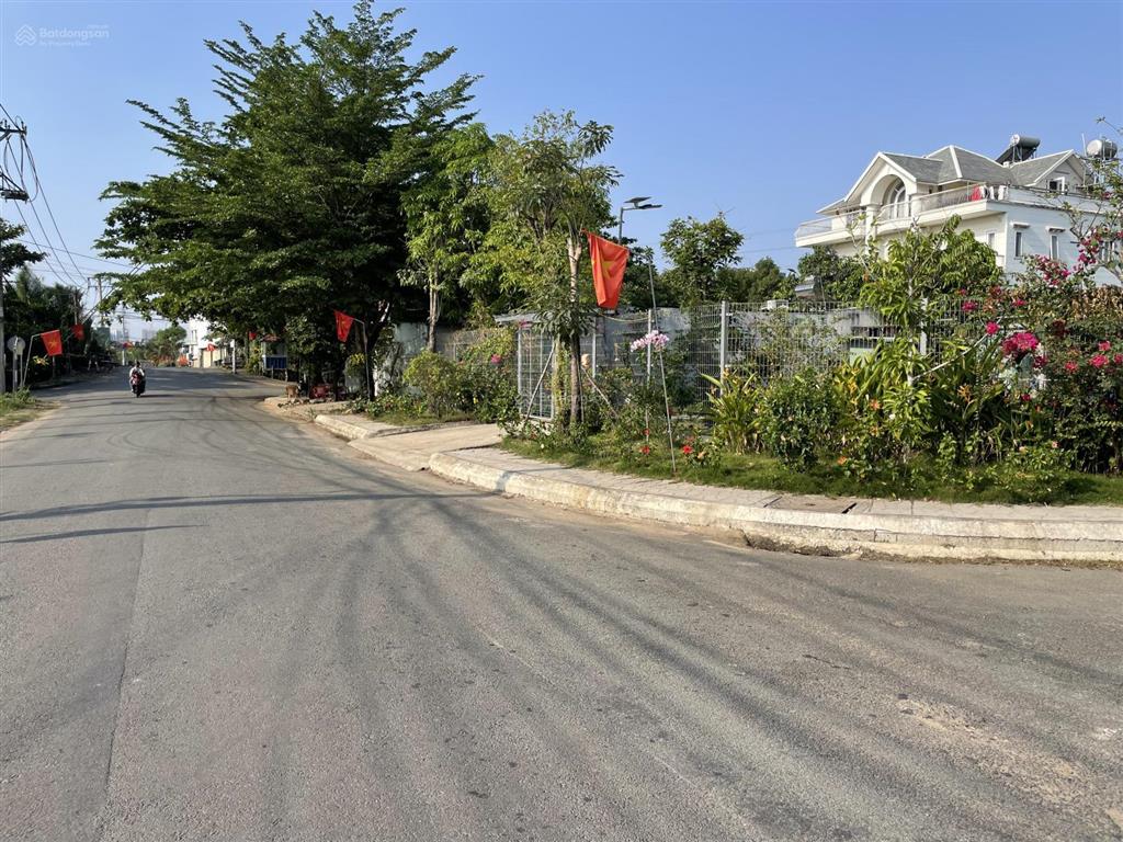 Bán nhà đường 785 kdc bách khoa, giáp quận 2. 72m2 đất ngang 5,5m. giá tốt