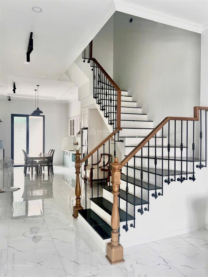 Bán nhà 4 tầng full nội thất sang trọng mặt tiền đường, giá chỉ 7 tỷ