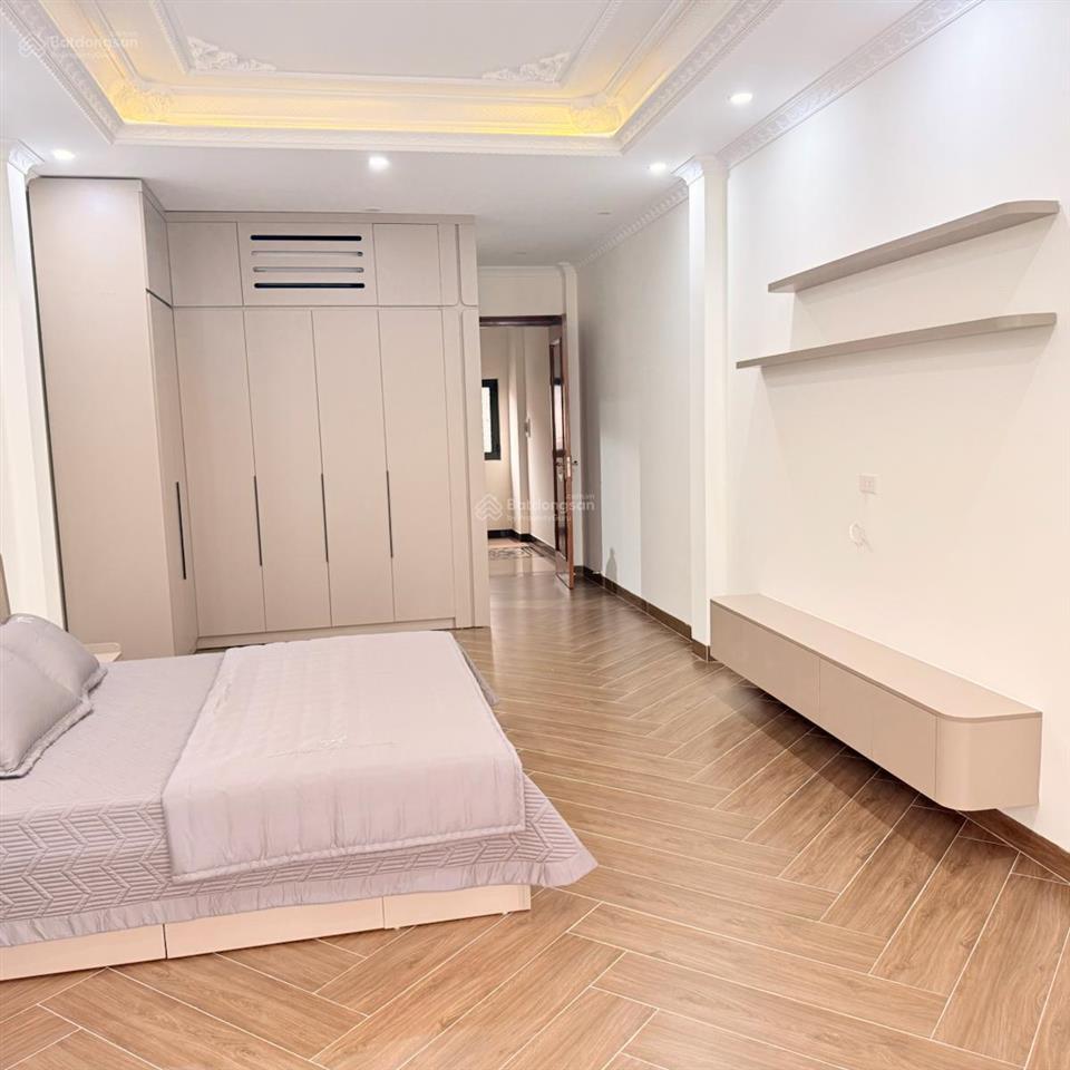 Cực phẩm phân lô 55m2 tại lạc trung. thông các ngả, ô tô tránh, vỉa hè cây xanh. dân cư văn minh