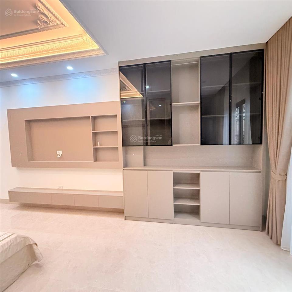 Cực phẩm phân lô 55m2 tại lạc trung. thông các ngả, ô tô tránh, vỉa hè cây xanh. dân cư văn minh