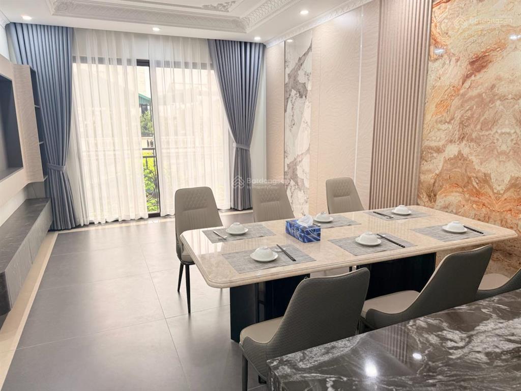 Cực phẩm phân lô 55m2 tại lạc trung. thông các ngả, ô tô tránh, vỉa hè cây xanh. dân cư văn minh