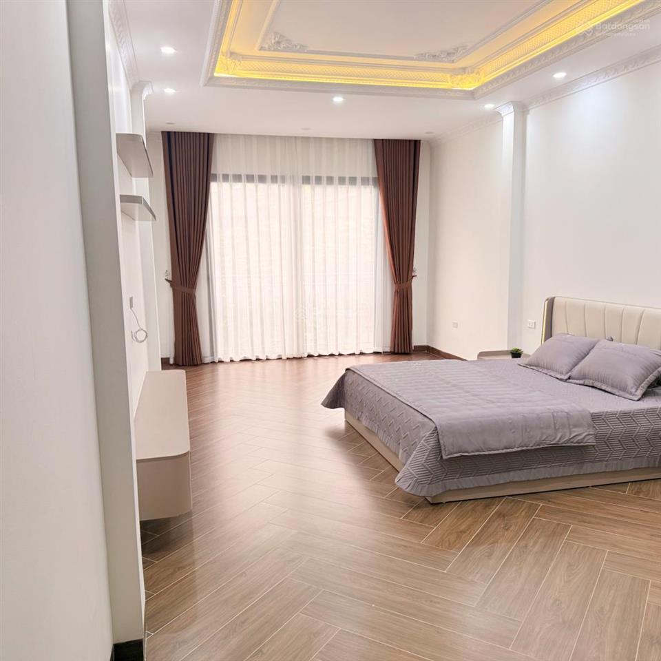 Cực phẩm phân lô 55m2 tại lạc trung. thông các ngả, ô tô tránh, vỉa hè cây xanh. dân cư văn minh