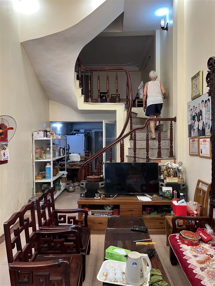 Bán nhà riêng 42m2 đường giải phóng. ngõ cực rộng, ô tô dừng đỗ, rất gần phố. chủ thiện chí