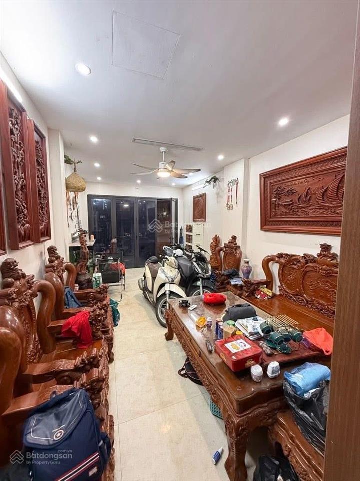 Bán nhà riêng tại kim đồng  giáp bát. 61m2, ngõ thông, gần phố. đi bộ ra hồ, nhiều tiện ích