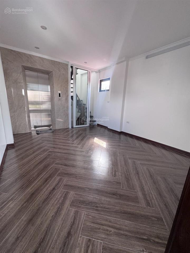 Bán nhà riêng lò đúc. 45m2, mới tinh, full nội thất. thang máy nk chạy êm, vài bước chân ra phố