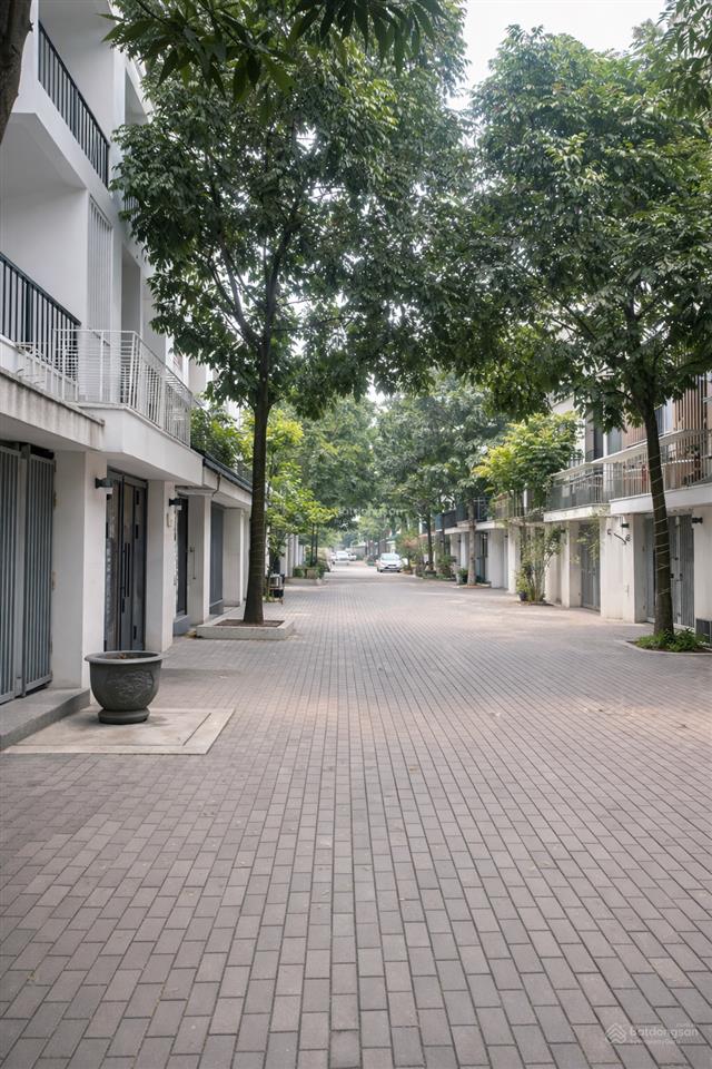 Chủ thiện chí bán lk  kđt ao sào  thịnh liệt, 70m2, cây xanh mát rượi, 3 ô tô tránh nhau, ở sướng