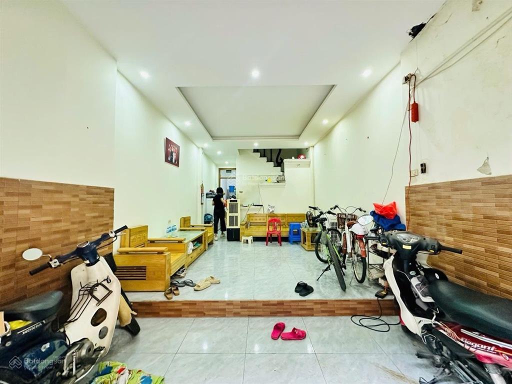 Bán nhà riêng trần điềnlê trọng tấn. 50m², ô tô tránh, vỉa hè rộng, gần hồ, gần phố. ở sướng
