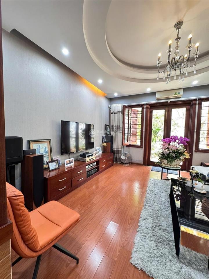 Bán nhà kđt vĩnh hoàngvĩnh hưng. 120m, 2 mặt tiền, vỉa hè rộng, gần hồ, ô tô tránh, thoáng mát
