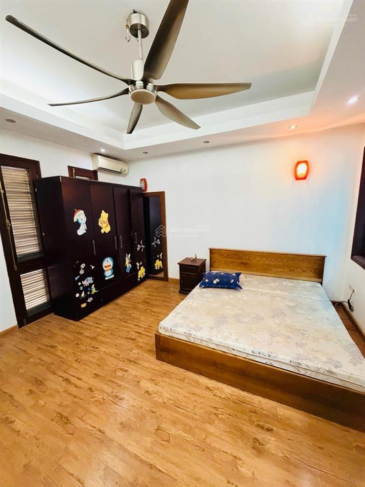 Bán nhà khu vực phân lô, 2 mặt ngõ đường lê trọng tấn. 58m2, ô tô đỗ cửa, vào nhà. gần phố.