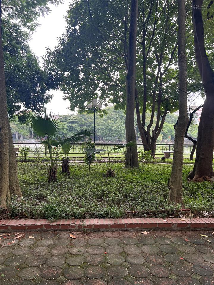 Bán nhà phân lô 85m2 đường kim đồng, 2 mặt tiền, view hồ, view công viên. vỉa hè, ô tô quanh nhà