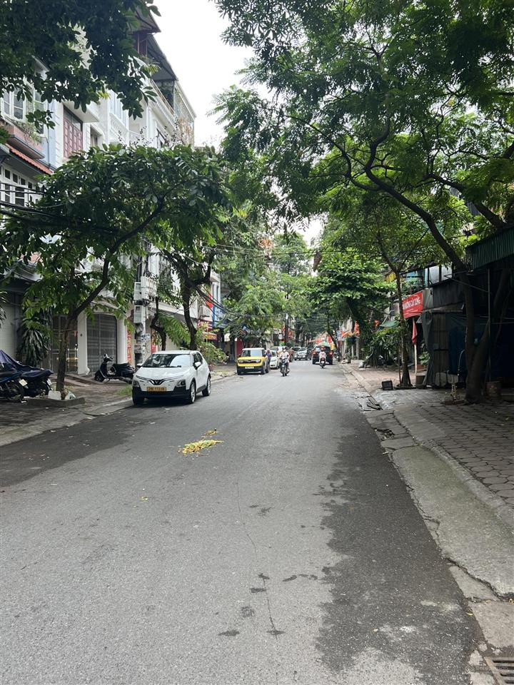 Bán nhà phân lô 85m2 đường kim đồng, 2 mặt tiền, view hồ, view công viên. vỉa hè, ô tô quanh nhà