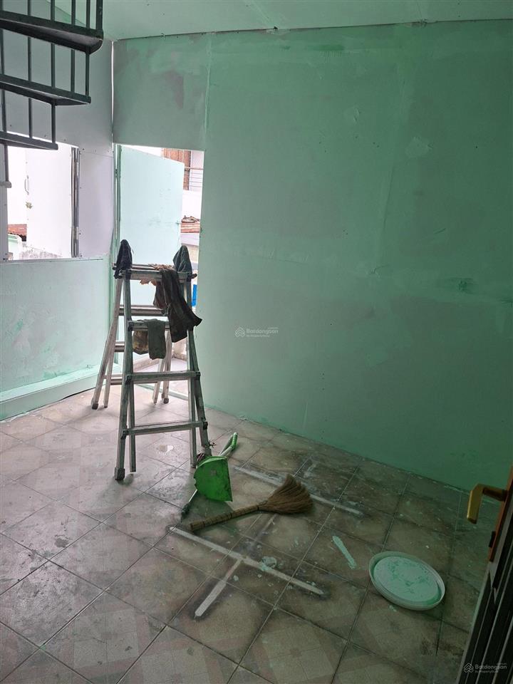 Cho thuê phòng q3. mới keng. tầng trệt. tolet riêng kệ bếp 2,6tr