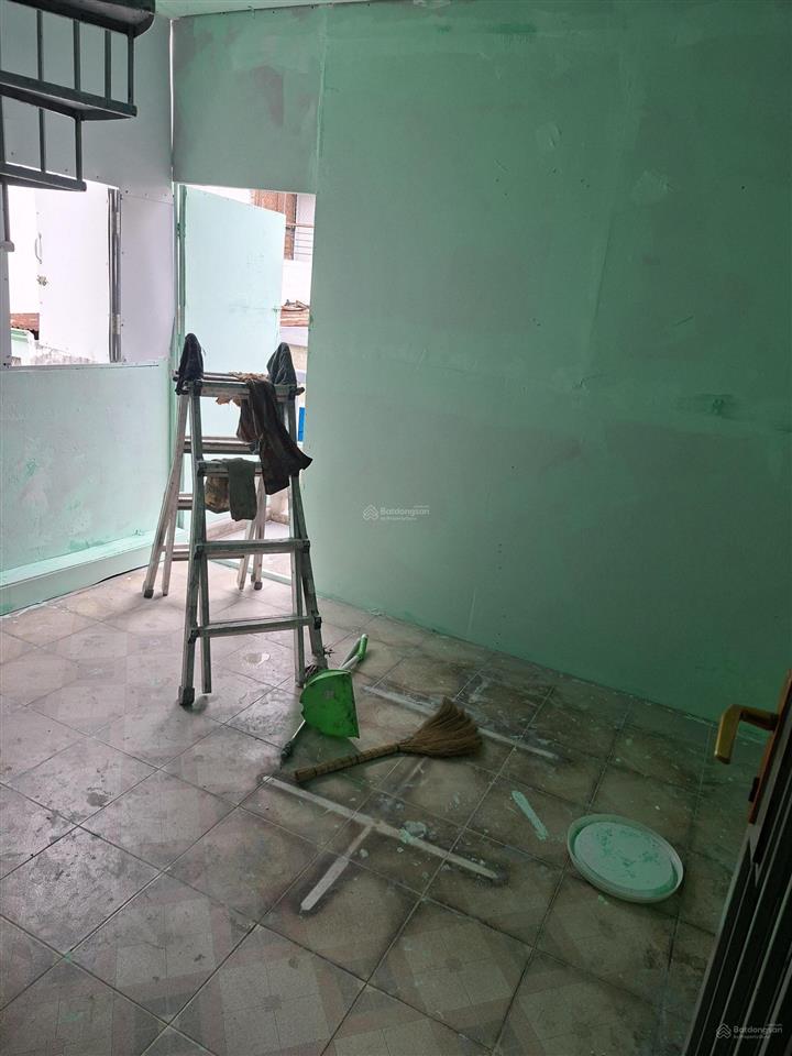 Cho thuê phòng q3. mới keng. tầng trệt. tolet riêng kệ bếp 2,6tr