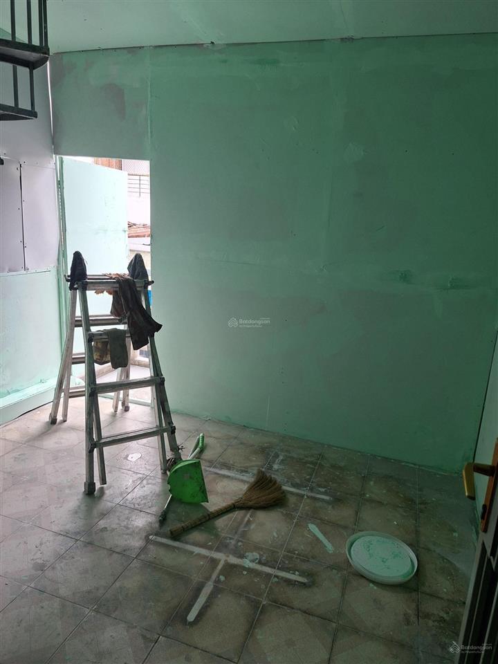 Cho thuê phòng q3. mới keng. tầng trệt. tolet riêng kệ bếp 2,6tr