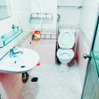 Cho thuê phòng q. 10, nội thất máy lạnh ban công. 2tr1