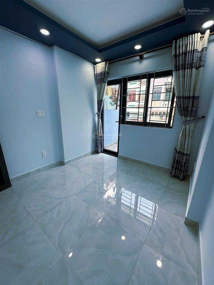 Cho thuê phòng q10. rộng rãi. cửa sổ ban công. mới xây. từ 2tr800