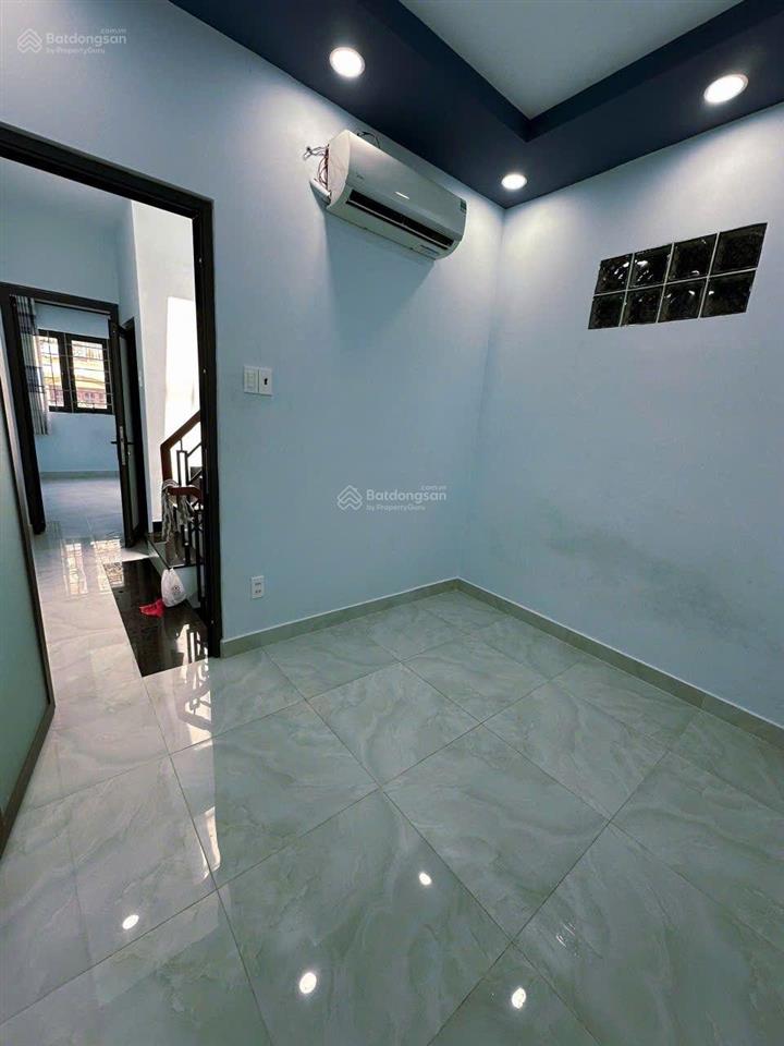 Cho thuê phòng q10. rộng rãi. cửa sổ ban công. mới xây. từ 2tr800
