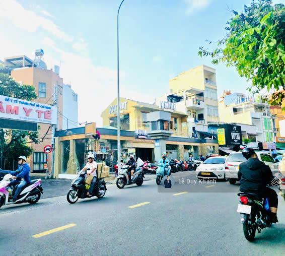 Hàng hiếm ngang 7m  bán đất tặng nhà 2 tầng (7m x 12m)  lô góc 3 mặt hẻm nơ trang long