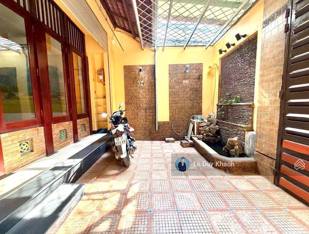 Gấp định cư "14 tỷ giảm về 12.4 tỷ"  bán nhanh nhà 5 tẩng 70m2 (5.6m x 12m)  mặt tiền chu văn an