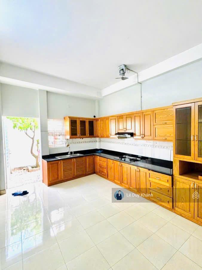 Ngộp bank "13.5 tỷ giảm về 11.4 tỷ" (chỉ 127tr/m2)  bán gấp nhà 3 tầng 90m2 (4mx23m)  hẻm xe hơi