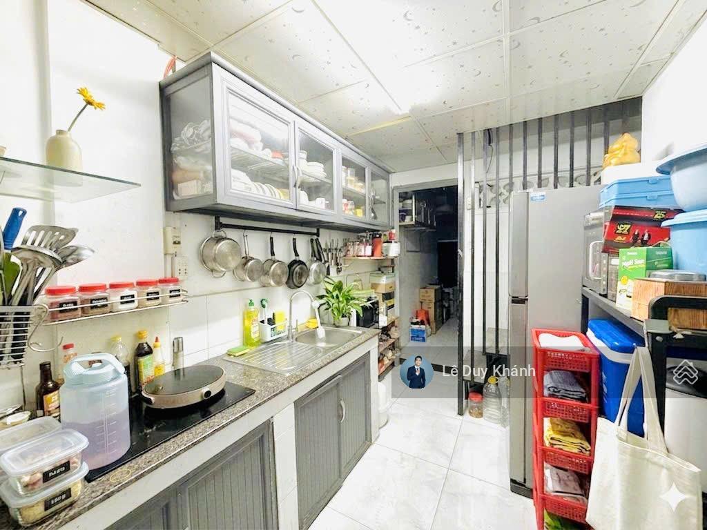 Sốc giảm 2 tỷ! bán nhanh nhà 2 tầng 70m2  3 mặt tiền yên đỗ ngay chợ bà chiểu sát vách q. 1